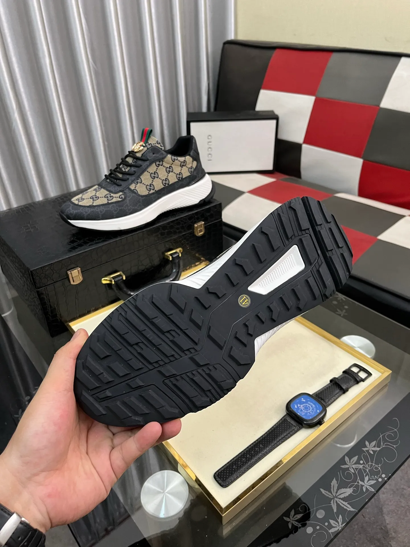 Men's shoes 💰458⌚️⌚️ (GUCCI) Gucci official website men's casual shoes synchronization style, the upper is made of cowhide with imported new brand elements Gucci, showing a good atmosphere, simple design and slip-on style, super versatile, 🐑 leather lining, air-cushion rubber outsole, size 38-442️⃣ colors available